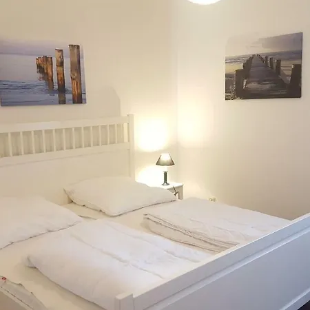 Muehlenstr Prerow, Ruhig, Zentral, Mit Terrasse 프레로